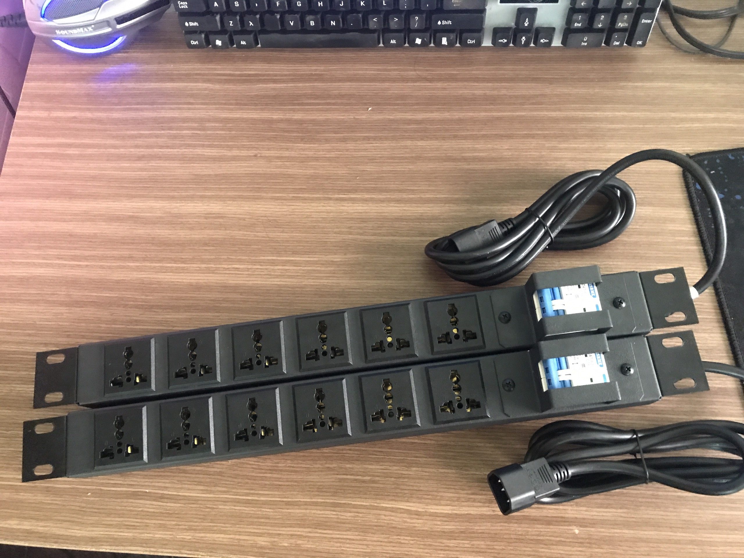 Ổ cắm điện, Thanh nguồn PDU 24 ổ đa dụng có APTOMAT MCB 32A